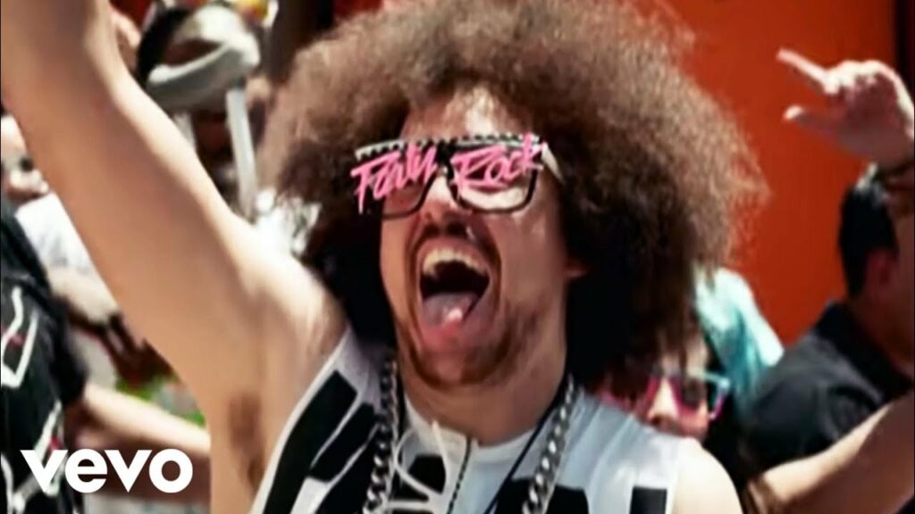 シャッシャッシャッ エビバーディ-LMFAO ft. Lil Jon – Shots (Official Video)