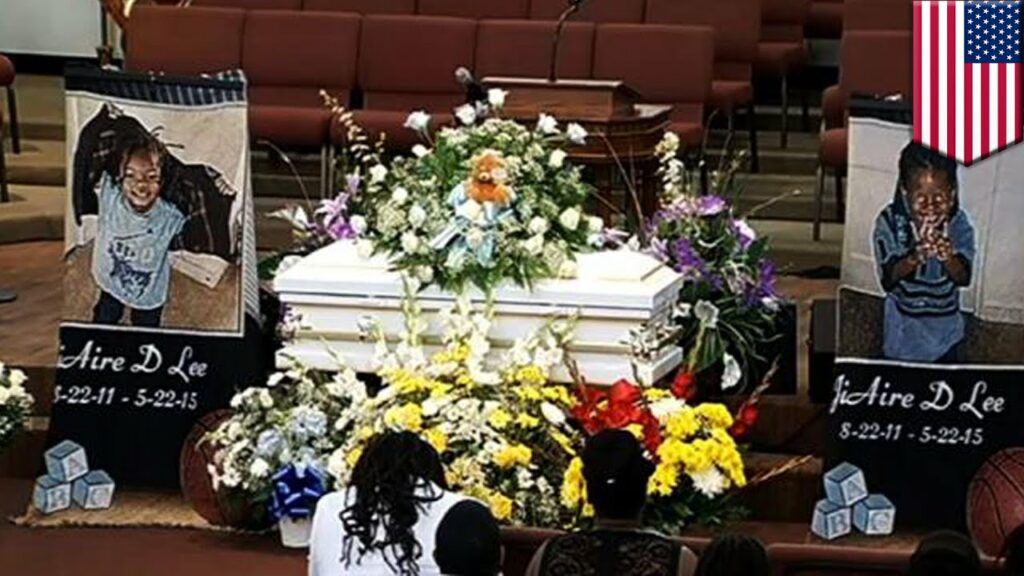 エベレスト 大量 遭難 性 交渉-ブランコに乗ったままの男の子の遺体が見つかる