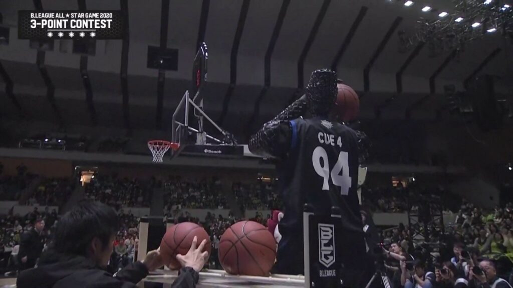 最先端の AI テクノロジーを結集したバスケットボールロボットCUE4が世界初3ポイントコンテストに挑戦! | B.LEAGUE ALL-STAR 2020 IN HOKKAIDO