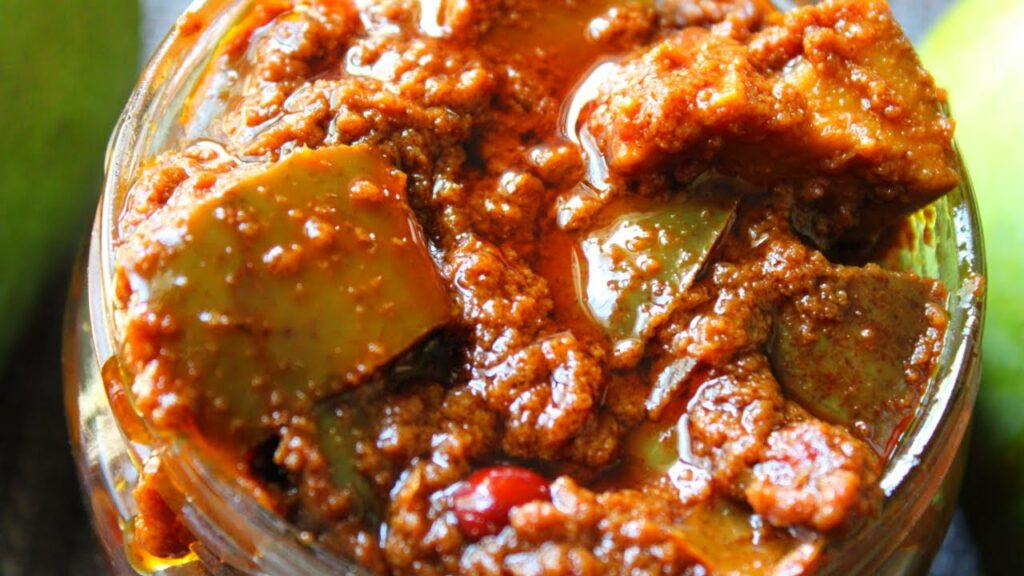 மாங்காய் ஊறுகாய்/1 வருடம் ஆனாலும் கெட்டுப் போகாது/mango pickle/avakkai pickle/good for 1 year