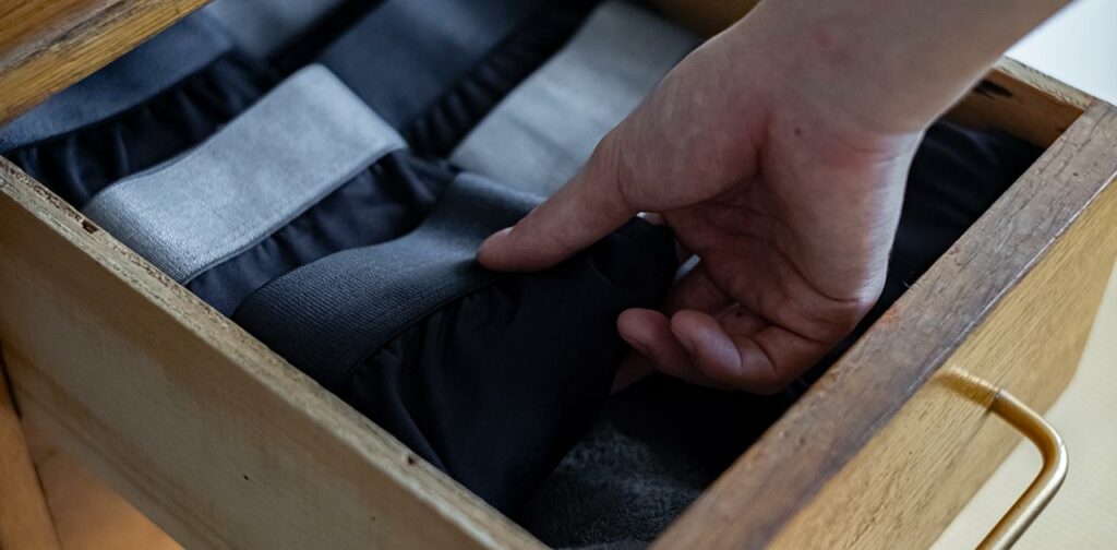 もうユニクロには戻れない…。編集部員が「高機能パンツ」を1週間履いてみたら価値観が激変した!