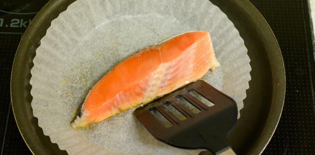 フライパンでおいしく魚を焼く、いちばん簡単な方法