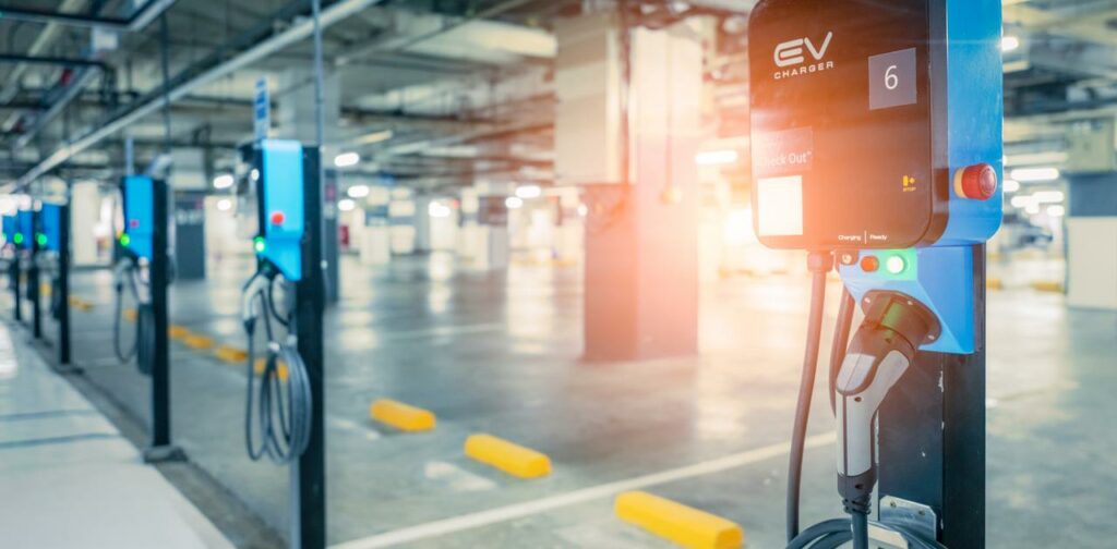 アメリカでEVブームきてる…急速充電ステーションが続々配備