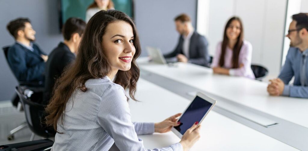 AIで変革する労働市場。2023年急成長中の職種トップ10