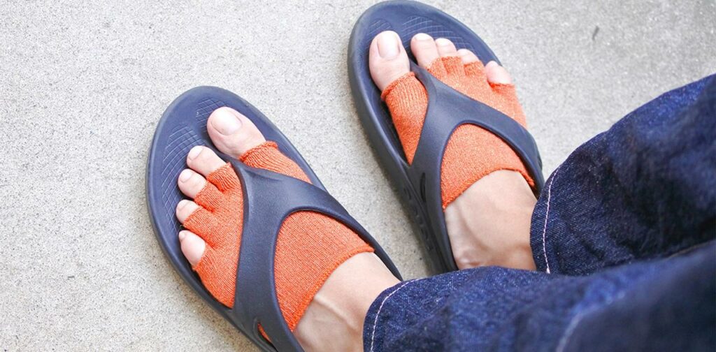 「サンダルを履くと汗ですべる問題」を解決。履き心地最高すぎる!