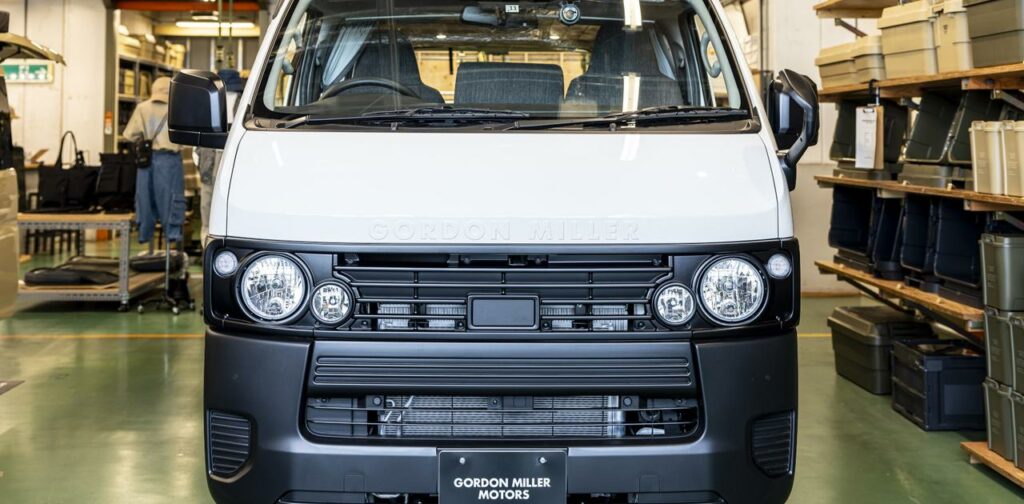 ホテルのような車中泊が叶うゴードン ミラーのカスタムハイエース