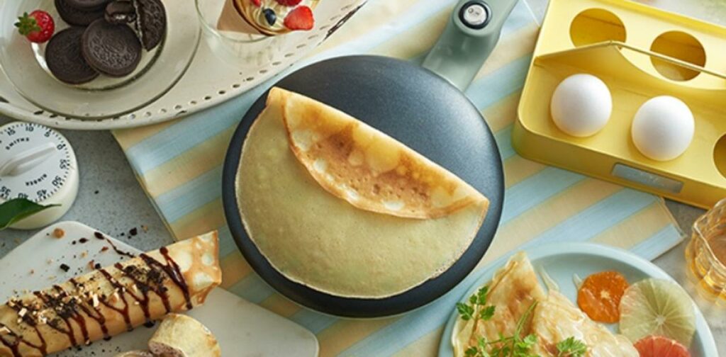 「生地に浸す」ことで極薄クレープを焼き上げる調理ガジェット