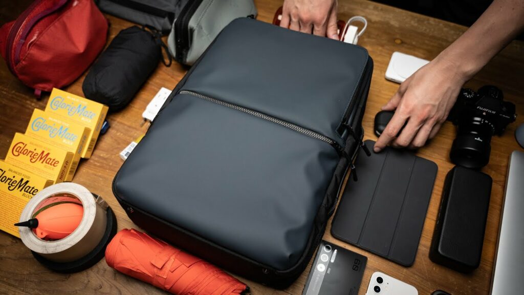 荷物が多い理由は、モノへの愛とリスクヘッジ。どちらも満たす軽いバッグがコレ